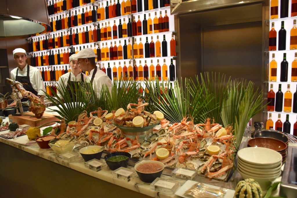New Year brunch at Le Royal Monceau - Sea food buffet