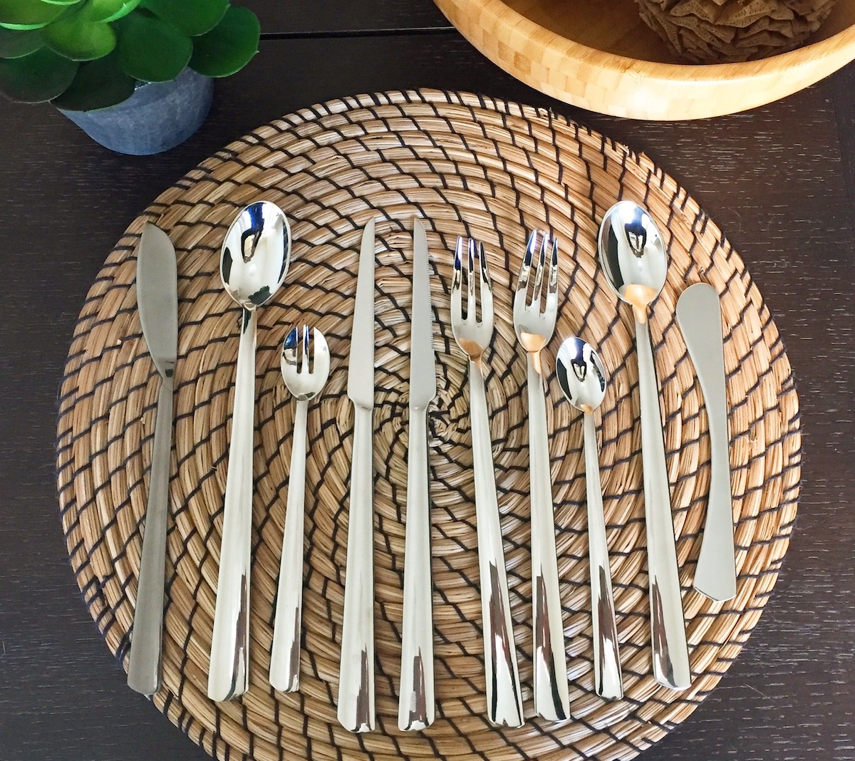 MoonLashes, a high-end cutlery by Vera Pure